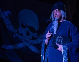 Les Aventures Extraordinaires De Capitaine Crochu
