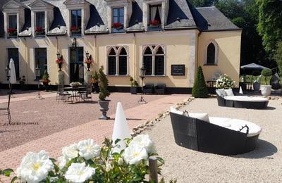 Visite guid du chai  barriques et des gtes, confrence sur la remont des vignobles  Mamers