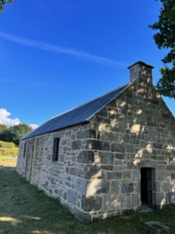 Visite de la Chapelle Saint-Men et sa croix du XIIIe sicle  Plouegat Moysan