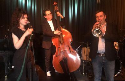 Louise Charbonnel Trio  Jazz club de l'EIJ à Mont saint Aignan
