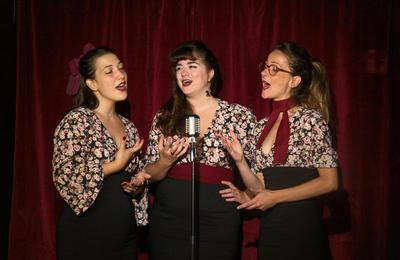 Les filles du 3me chantent la femme  Tonneins