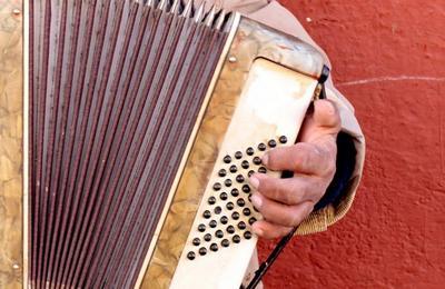 Scne ouverte et bal folk, Musiques et danses folk  Lyon