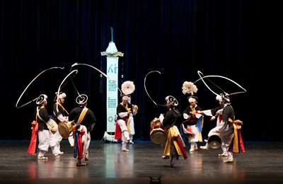 Kim Duk-soo Samul Nori, Spectacle de percussions et danses traditionnelles de Core  Paris 8me