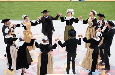 Danses et costumes de Bretagne  Lorient