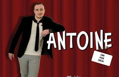 Antoine dans Un jour ici, un jour ailleurs.  Annecy