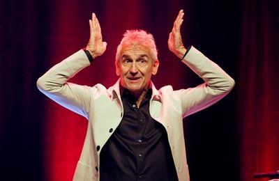 Bruno coppens dans Je mne une vie scne  Avignon