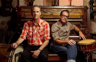 Calexico Feast Of Wire 20th Anniversary Tour à Biarritz