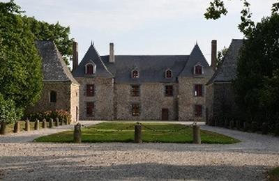 Visite et illumination au Chteau de Caratel  Louisfert