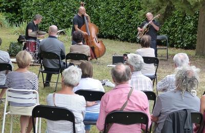Concert dans le jardin  Huismes