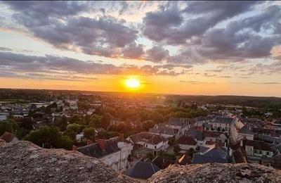 Coucher de soleil vu du donjon  Chatillon sur Indre