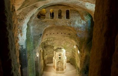 Dcouverte d'une glise souterraine monolithe  Aubeterre sur Dronne