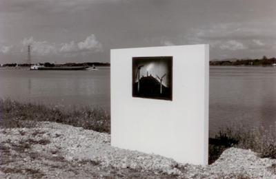 La ligne des amers d'Alain Willaume sur les berges du Rhin  Gambsheim