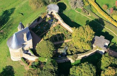 Dcouverte du donjon de Ballon et de son jardin  Ballon-Saint Mars