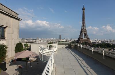 Dcouverte du toit-terrasse : un point de vue imprenable.  Paris 16me
