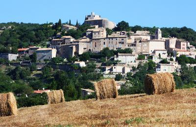 Dcouverte du village mdival de Simiane-la-Rotonde