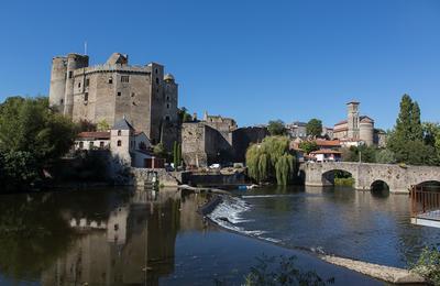 Dcouverte Historique De La Ville De Clisson Et De Ses Monuments