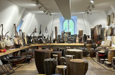 Dcouvrez 800 instruments de musique traditionnelle  Paris 16me