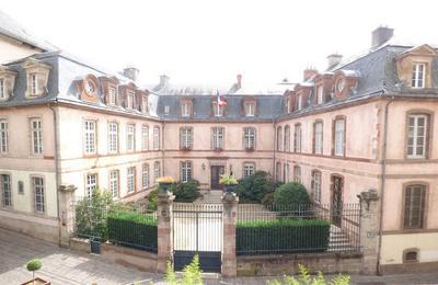 Dcouvrez autrement la prfecture de l'Aveyron  Rodez au cours d'une visite guide !