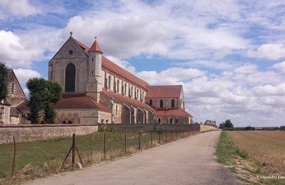 Dcouvrez L'abbaye De Pontigny Avec Un Guide