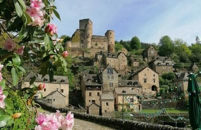 Dcouvrez l'un des Plus Beaux Villages de France  Belcastel
