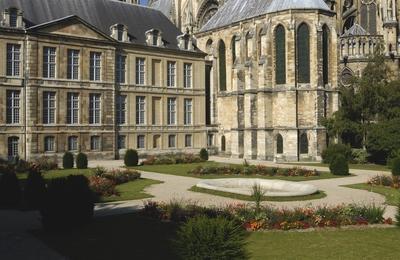 Découvrez la salle basse d'un palais en cours de restauration à Reims