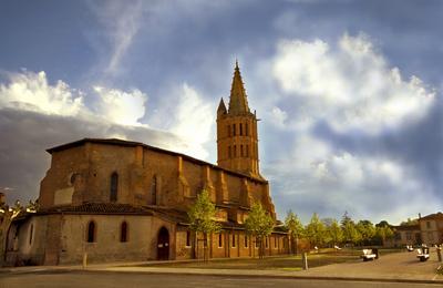 Dcouvrez une glise gothique exceptionnelle, son village et sa bastide avec un guide  Saint Sulpice sur Leze