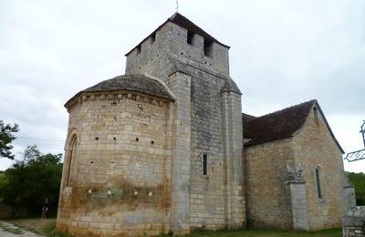Découvrez Une Église Médiévale À Martel