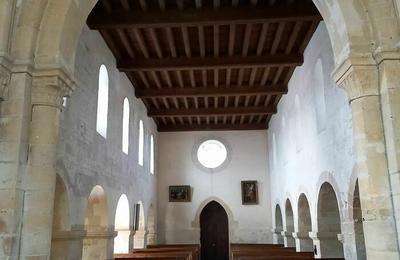 Dcouvrez une glise typique de l'architecture romane des XIIe et XIIIe sicles.  Machault