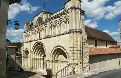 Dcouvrez une petite merveille de l'art roman !  Aubeterre sur Dronne