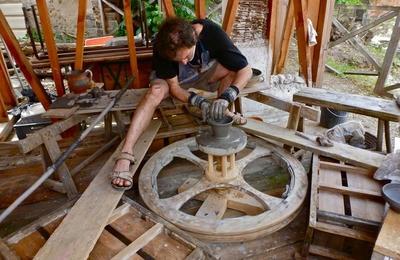Dmonstration de tournage de cramiques mdivales  Chalon sur Saone