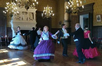 Dmonstration Et Initiation Aux Danses De Bal Du Second Empire  Bordeaux