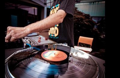 Dj Nick Udg$ (100% Vinyls).au Muse  Villefranche sur Saone