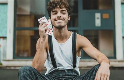 Donovan, magie entre potes  Sauveterre