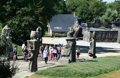 En Plein Coeur De L'archisculpture  Cosse le Vivien