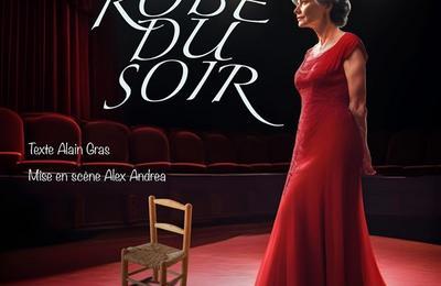 En robe du soir  Paris 18me
