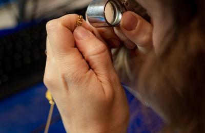 Expertise Gratuite D'objets (bijoux, Montres)  Paris 4me