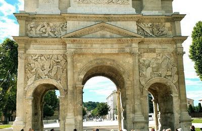 Explications sur l'Arc de triomphe  Orange