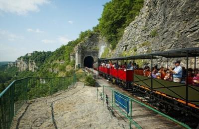 Explorez L'histoire Du Chemin De Fer Et Embarquez Pour Une Balade Nostalgique En Train  Martel