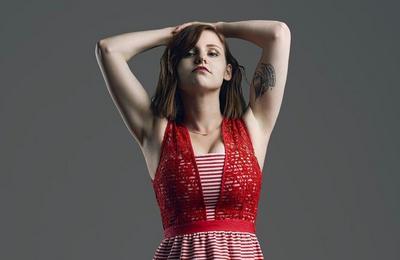 Florence Mendez Dlicate  Thones