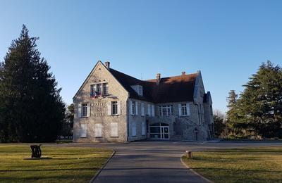 Inauguration de l'htel de ville de Saint Pierre ls Nemours