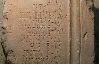Inscriptions Latines à Vaison la Romaine