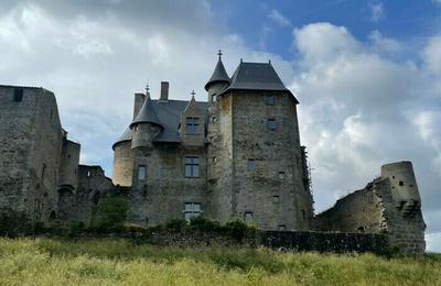 Dcouverte du chantier de restauration du chteau de Glenay