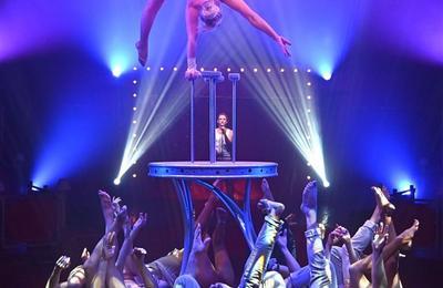 Le cirque imagine dans cabaret cirque acte VI  Vaulx en Velin