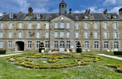 Levez les yeux ! Visite guide : de l'htel-Dieu au muse !  Vire Normandie