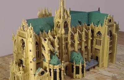 Maquette De La Cathédrale Saint-étienne En Lego à Metz