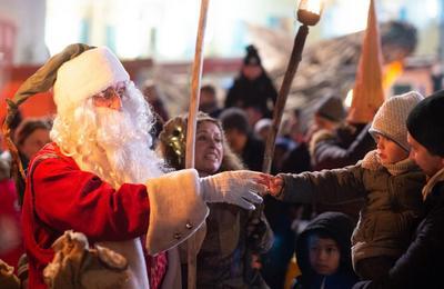 Parade du Pre Nol  Evian les Bains