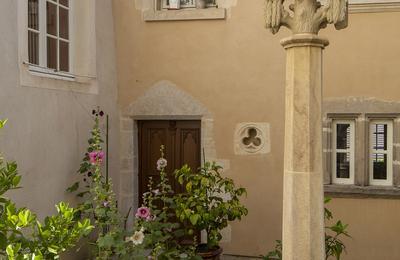 Passez les portes d'une demeure prive des XVIe et XVIIIe sicles  Neufchateau