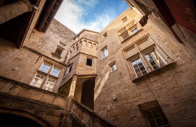 Pzenas : Un Trsor D'architecture