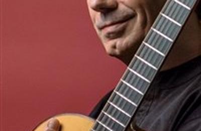 Pierre Bensusan : Une guitare, une voix  Les Lilas