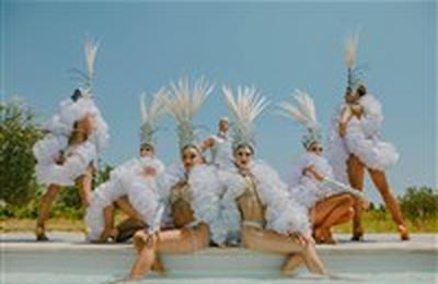 Plumes, strass et paillettes  Saint Vallier de Thiey